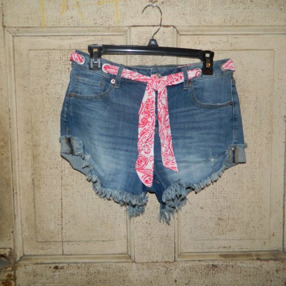 Altar'd State Pants - Altar’d State Jean Short - Red Scarf Belt Size 29 (K-29)